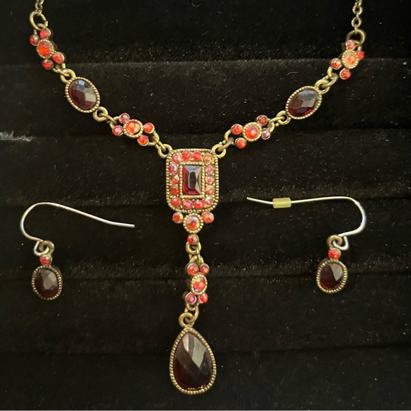 Nina Ricci for Avon vintage necklace and earrings set - Picture 1 of 3